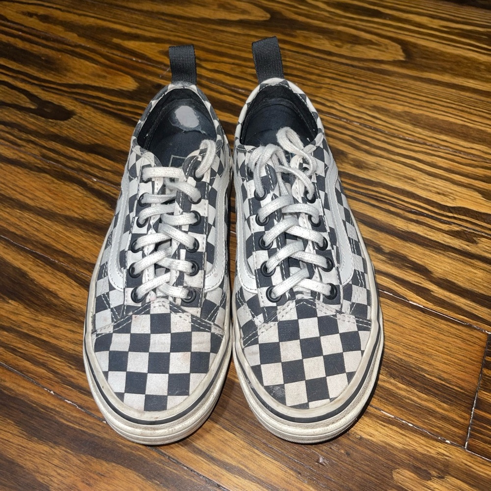 Vans - Picture 2 of 5